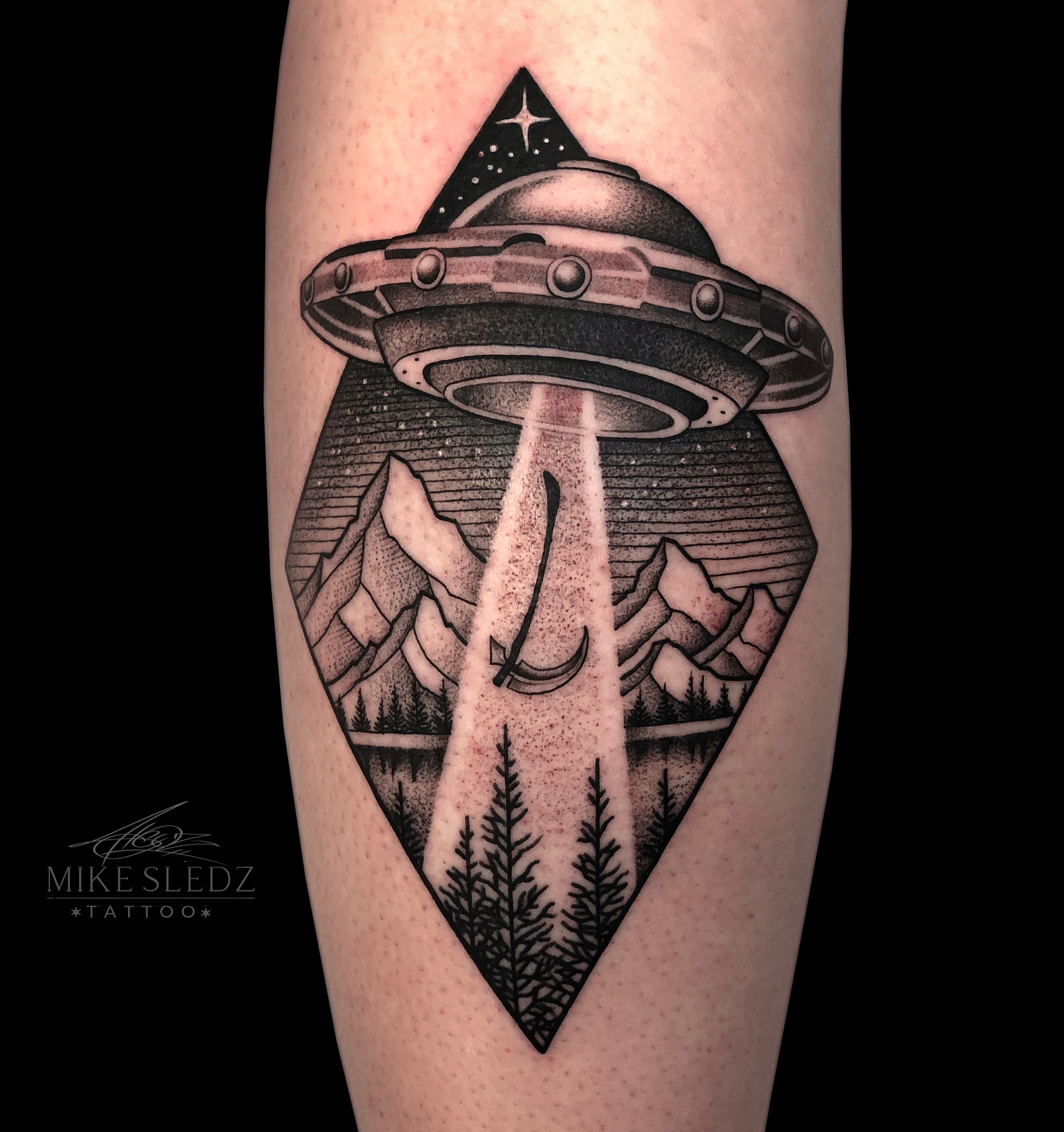 flying saucer tattoo